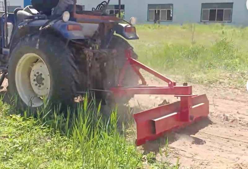 Mounted rear scraper grader Mounted rear scraper grader